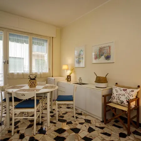Lägenhet Casa Amica Tranquilla E Ben Posizionata Rapallo